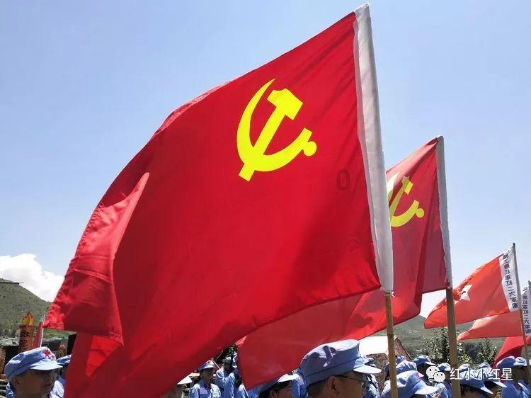 站在这么高的悬崖上往下一望深不可测令人内心极度恐惧惊慌四字成语（五年级下册）？游戏画面
